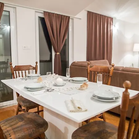 Apartament Lena