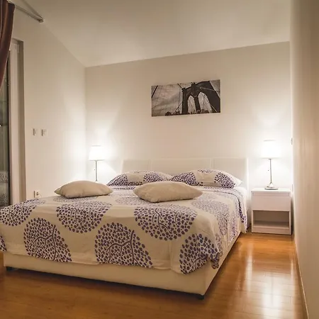 Apartament Lena