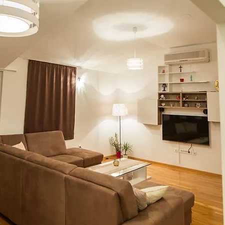 Apartament Lena *