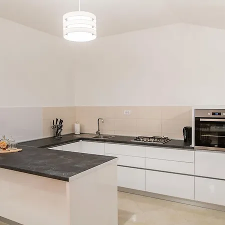 Apartament Lena *